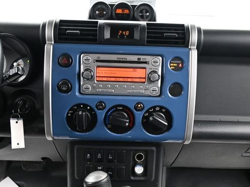 Used 2013 Toyota FJ Cruiser 4WD image 20