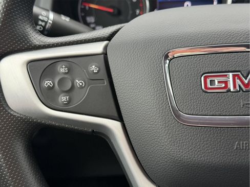 Certified 2023 GMC Acadia SLE w/ Driver Convenience Package AWD/4WD image 17