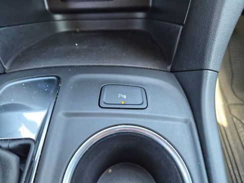 Used 2024 Chevrolet Equinox LT FWD image 31
