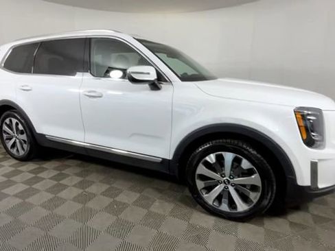 Used 2020 Kia Telluride EX w/ EX Premium Package AWD/4WD image 2