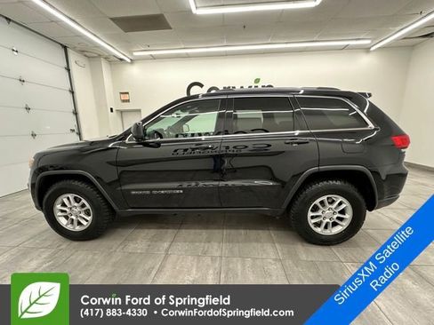 Used 2018 Jeep Grand Cherokee Laredo image 2