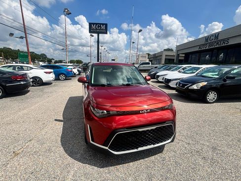 Used 2023 Kia Soul S FWD image 29