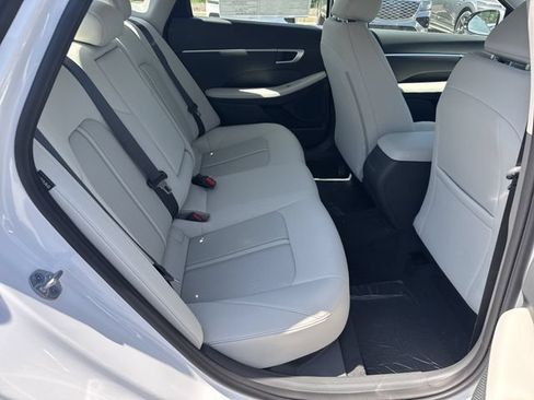 New 2026 Hyundai Sonata SEL FWD image 17