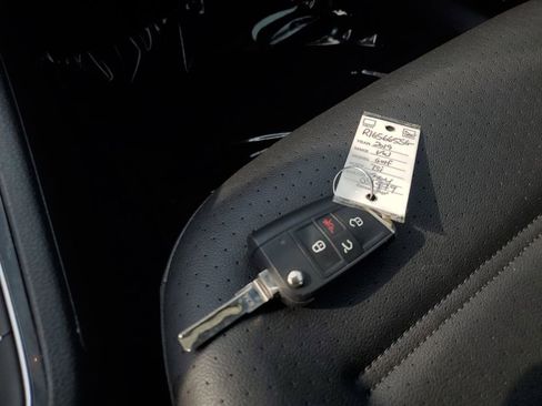 Used 2019 Volkswagen Golf SE w/ Driver Assistance Package FWD image 25
