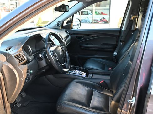 Used 2017 Honda Pilot Touring image 8