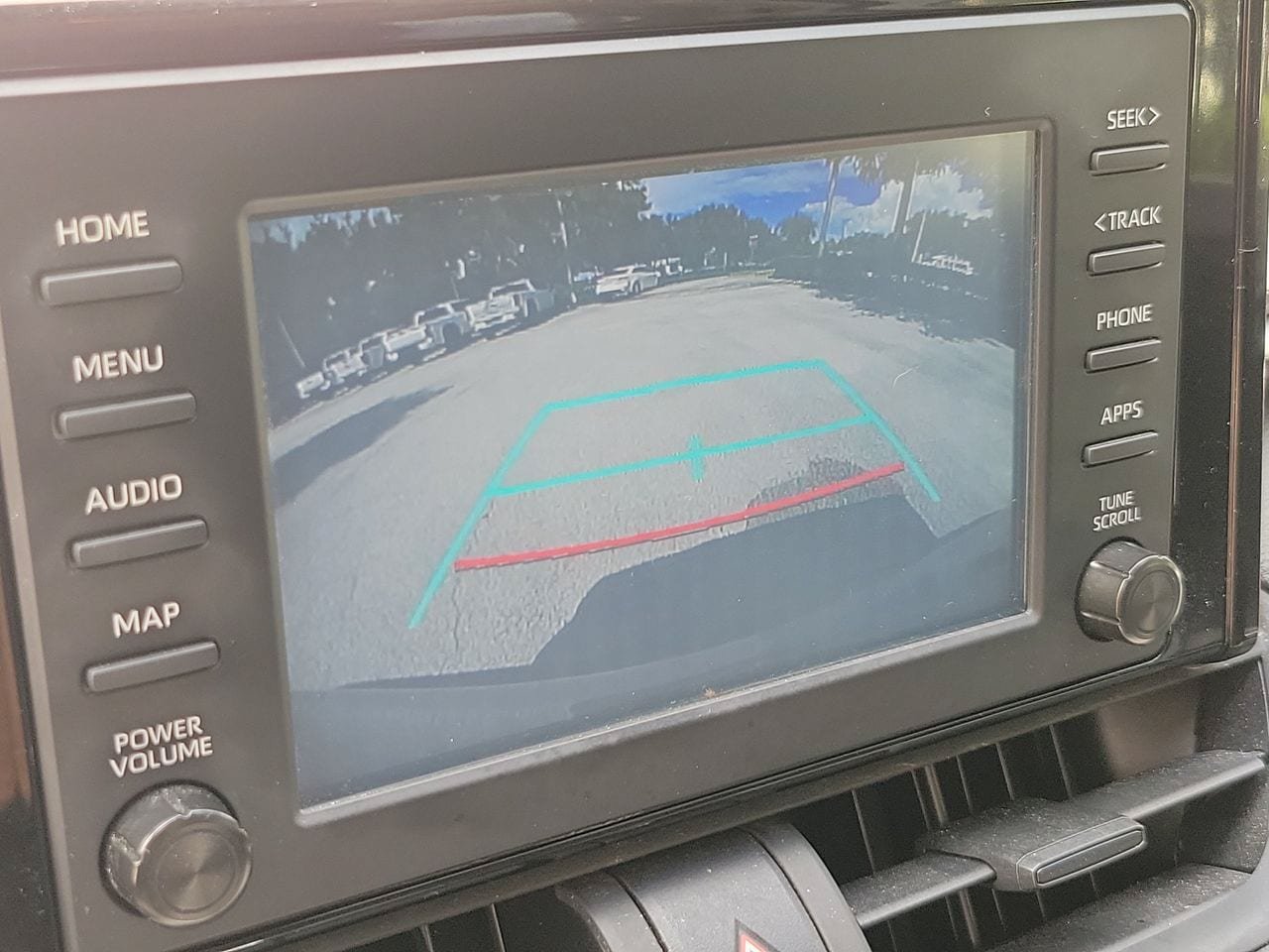 Used 2019 Toyota RAV4 XLE FWD image 25