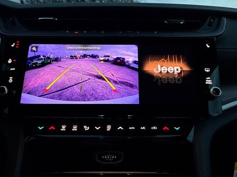 New 2026 Jeep Grand Cherokee Altitude image 21