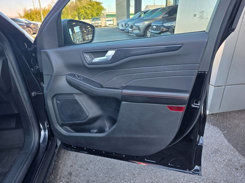 Used 2025 Ford Escape ST-Line w/ Equipment Group 301A image 17