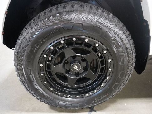 Used 2016 Toyota 4Runner SR5 AWD/4WD image 6