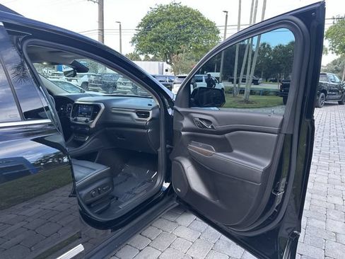 Used 2023 GMC Acadia Denali w/ Black Diamond Edition FWD image 23
