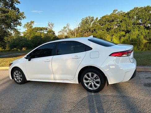 Certified 2025 Toyota Corolla LE FWD image 3