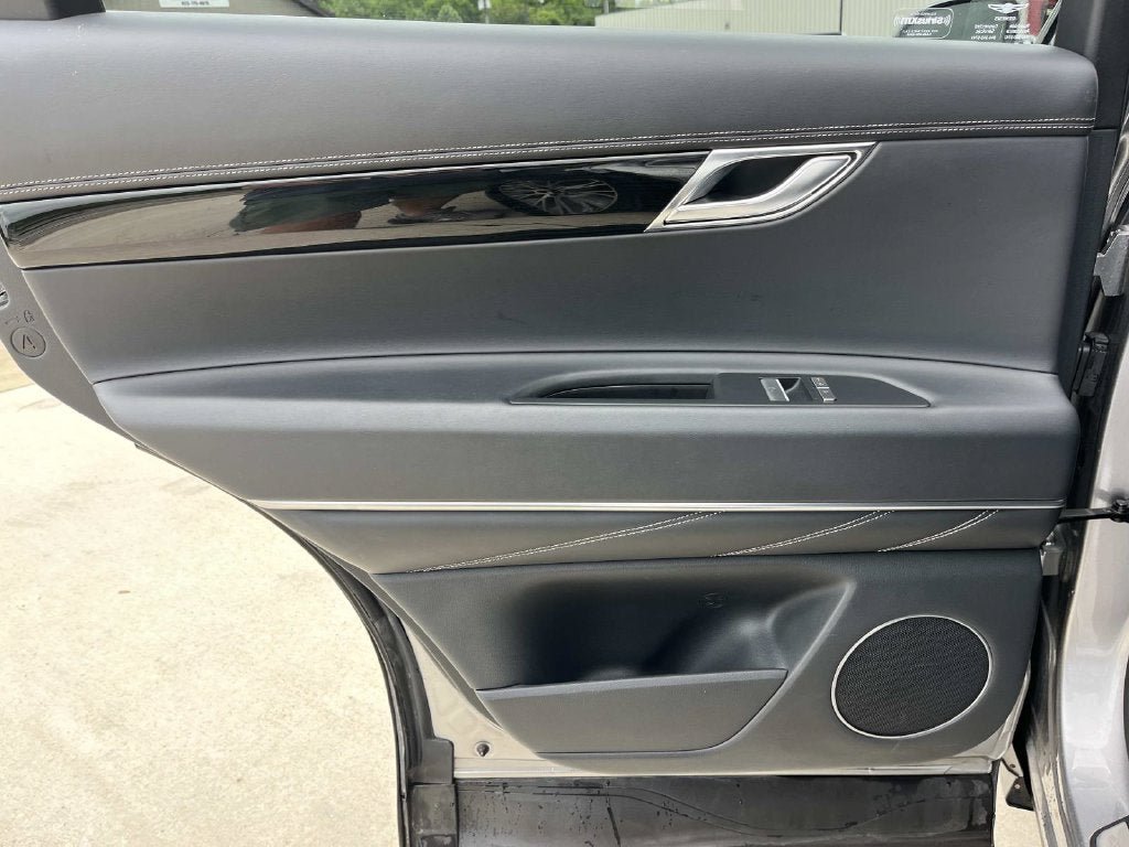Used 2025 Genesis GV80 2.5T Standard AWD/4WD image 19