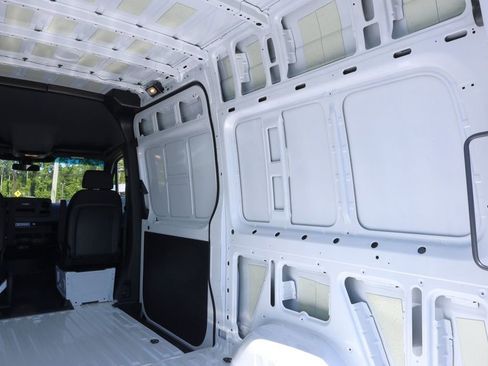 Used 2025 Mercedes-Benz Sprinter 2500 image 22