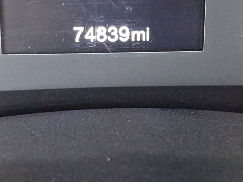 Used 2017 Jeep Renegade Latitude w/ Popular Equipment Group image 19