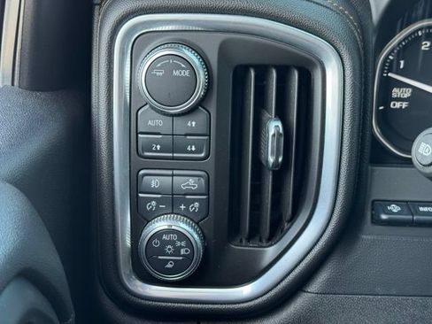 Used 2023 GMC Sierra 1500 AT4 w/ AT4 Preferred Package AWD/4WD image 32