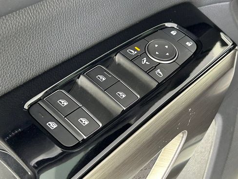 Used 2024 Nissan Pathfinder Platinum AWD/4WD image 37
