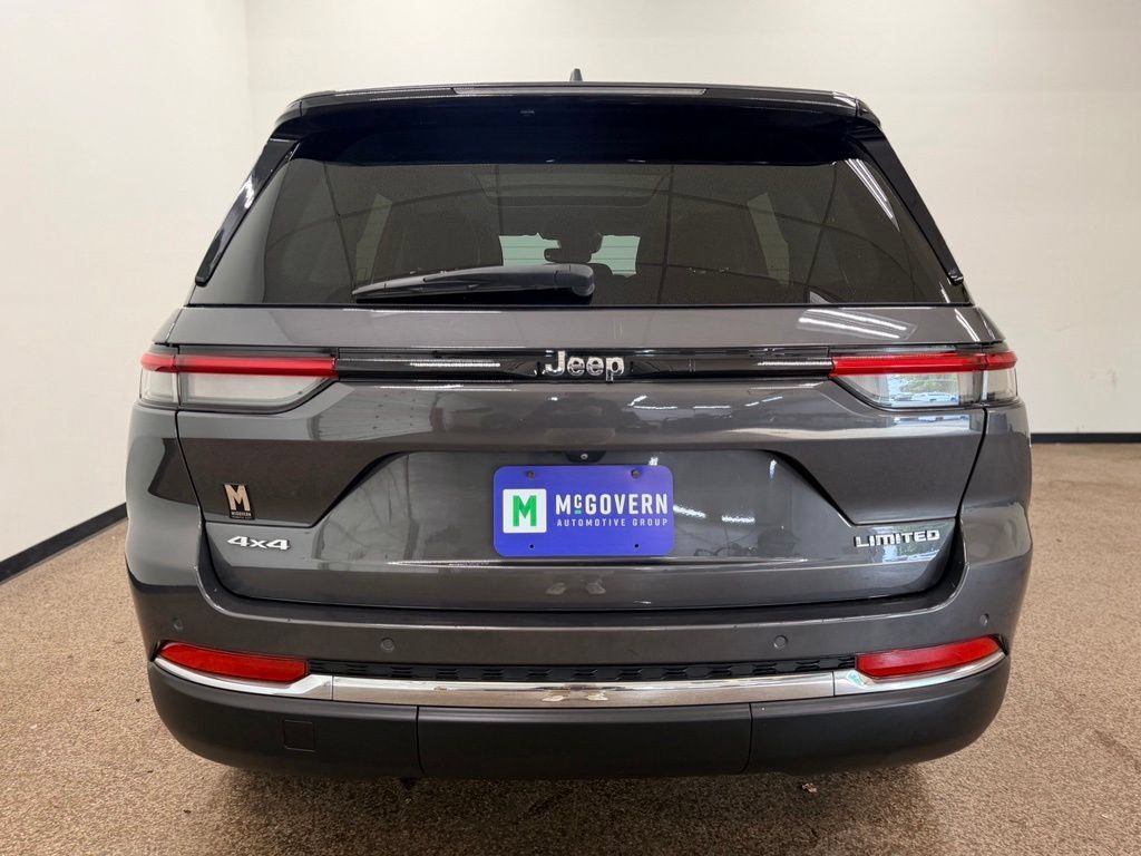 Used 2022 Jeep Grand Cherokee Limited AWD/4WD image 4