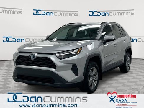 Used 2022 Toyota RAV4 XLE AWD/4WD image 1
