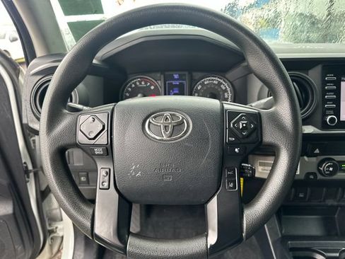 Used 2020 Toyota Tacoma SR5 RWD image 14