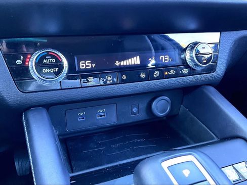 Used 2025 Mitsubishi Outlander SE AWD/4WD image 36