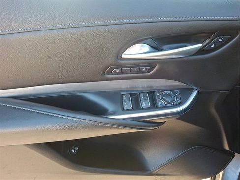 Used 2024 Cadillac XT4 Premium Luxury image 12