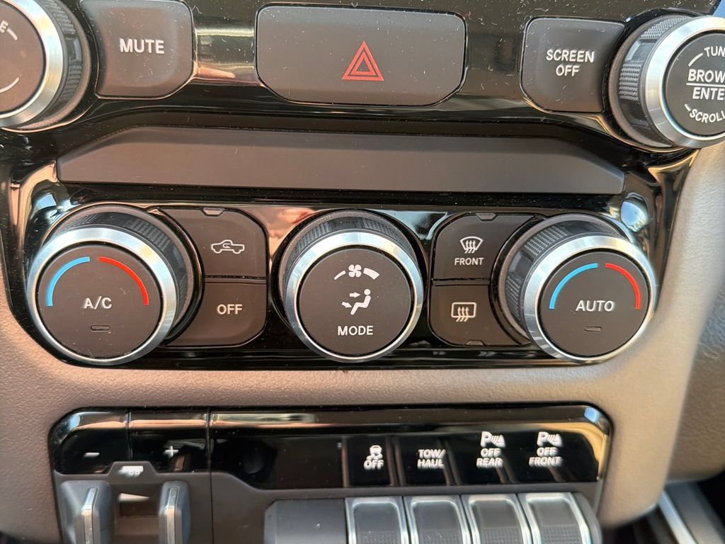 Used 2022 RAM 1500 Big Horn AWD/4WD image 23
