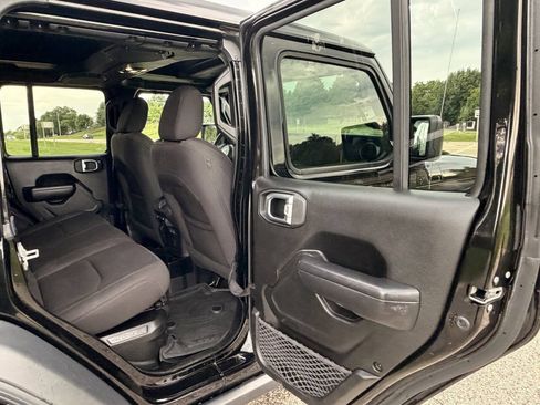 Used 2023 Jeep Wrangler Unlimited w/ Sun & Screen Package AWD/4WD image 30