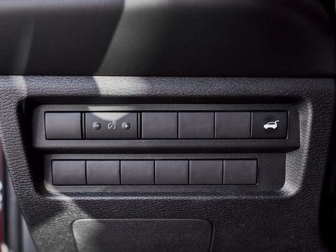 Used 2025 Mitsubishi Outlander SE image 31