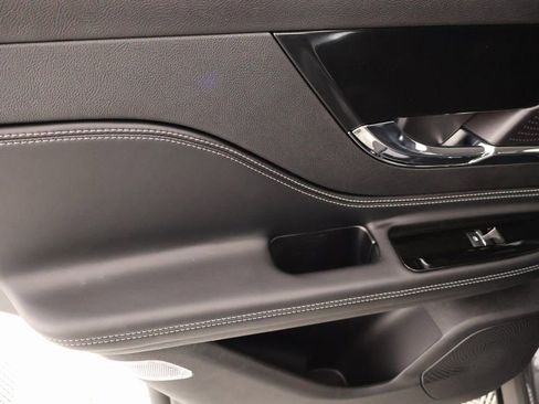 New 2026 Lincoln Corsair Premiere FWD image 17