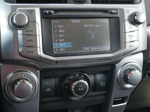 Used 2016 Toyota 4Runner SR5 AWD/4WD image 10
