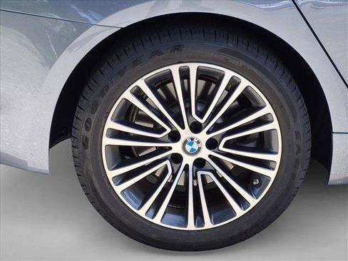 Used 2019 BMW 530i RWD image 17