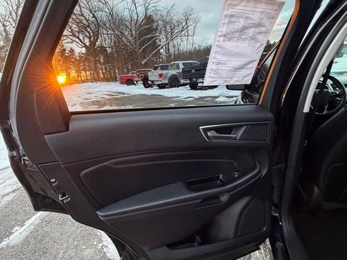 Used 2019 Ford Edge Titanium image 14
