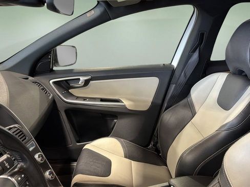 Used 2016 Volvo XC60 T6 AWD/4WD image 13