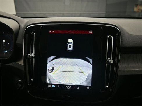 New 2025 Volvo XC40 B5 Core w/ Protection Package Premier image 12