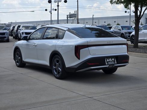 New 2026 Kia K4 FWD image 3