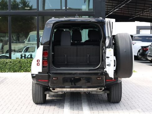Used 2023 Land Rover Defender 110 X-Dynamic SE AWD/4WD image 7