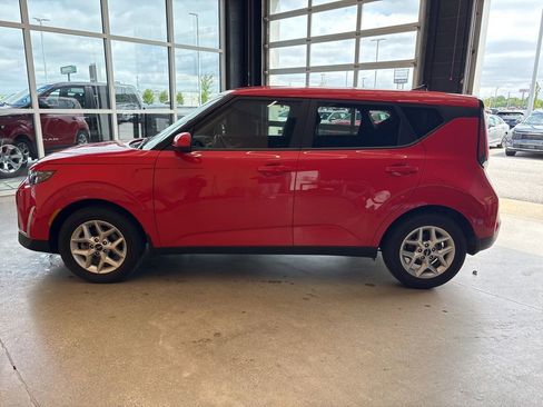 Certified 2024 Kia Soul LX w/ Option Group 015 FWD image 7