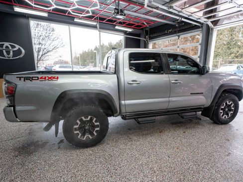 Used 2023 Toyota Tacoma TRD Off-Road image 4
