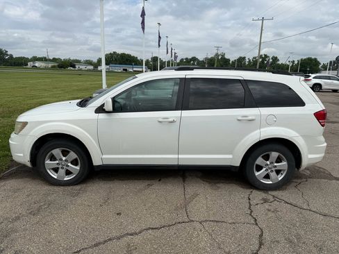 Used 2010 Dodge Journey SXT w/ Flexible Seating Group FWD image 7
