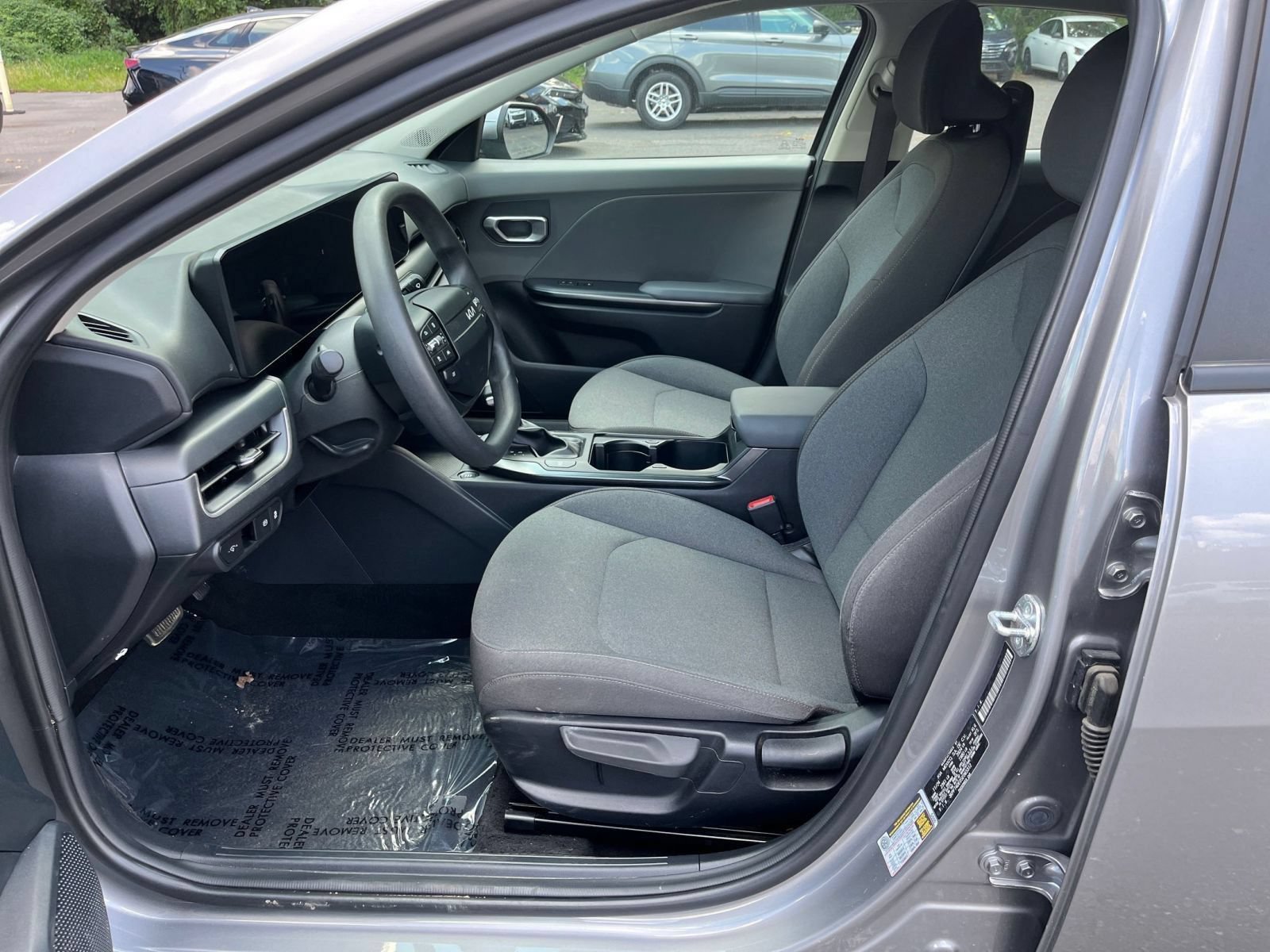 Used 2025 Kia K4 FWD image 29