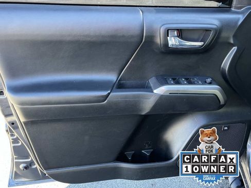 Used 2022 Toyota Tacoma Limited image 23