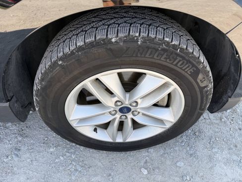 Used 2016 Ford Edge SEL w/ Equipment Group 201A AWD/4WD image 11