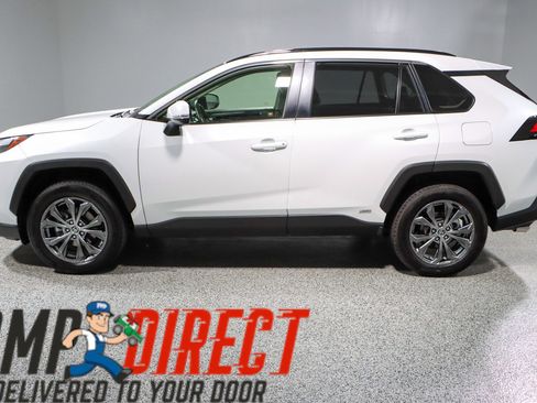 Used 2023 Toyota RAV4 XLE Premium image 10
