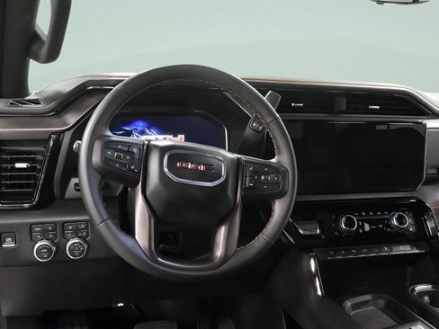 Used 2025 GMC Sierra 2500 AT4 w/ AT4 Premium Plus Package AWD/4WD image 9
