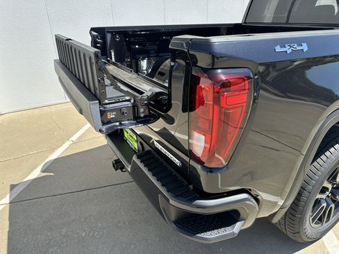 New 2026 GMC Sierra 1500 Elevation image 10