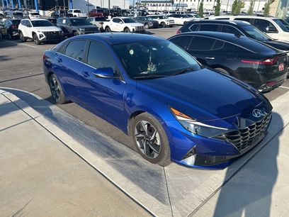 Used 2021 Hyundai Elantra SEL w/ Convenience + Premium Package