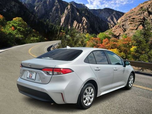 Used 2025 Toyota Corolla LE FWD image 3