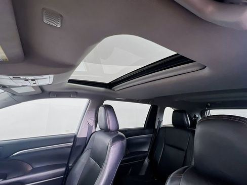 Used 2019 Toyota Highlander Limited image 22