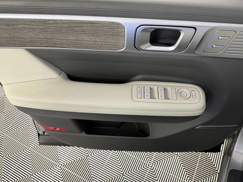 Used 2025 Hyundai Santa Fe Limited FWD image 28