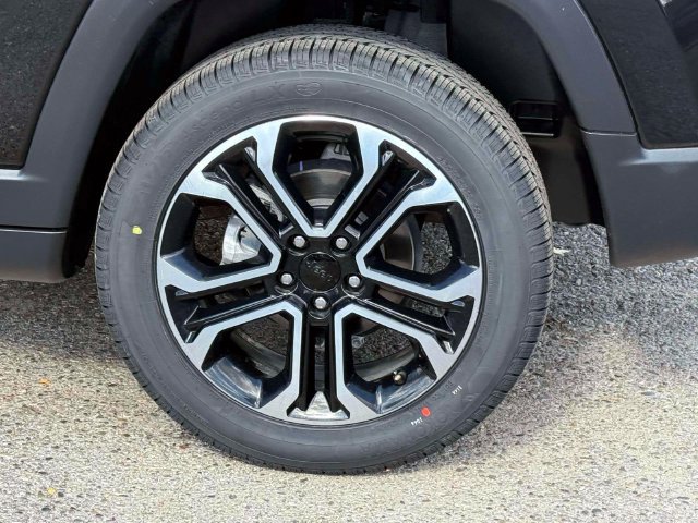 Used 2023 Jeep Compass Limited AWD/4WD image 11
